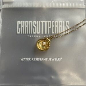 ChanSutt Pearls Gold Shell Pendant Necklace with Pearl- Brand new!